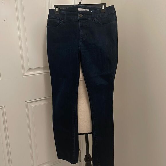 Chicos platinum denim. Stretch Jean. Size 4 petite or in Chico size 0 short. - Picture 1 of 6